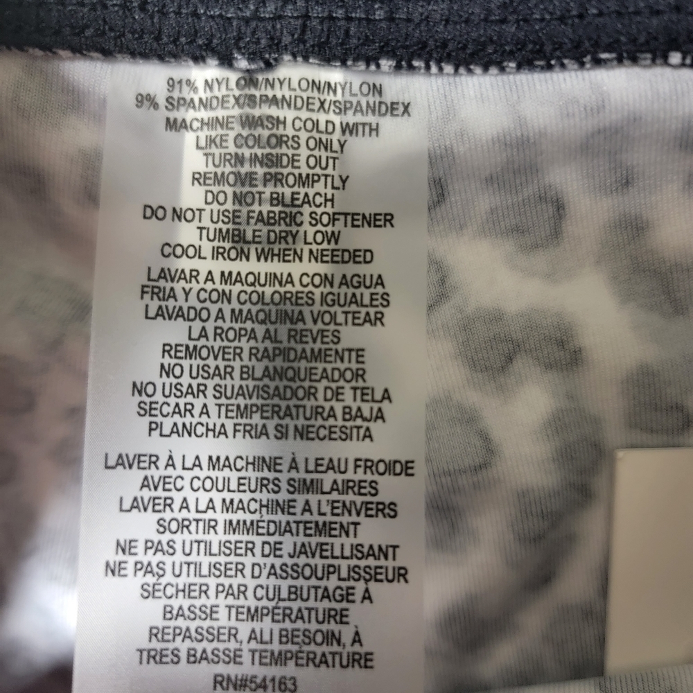 Calvin Klein High Waist 9 Inch Black White Waterspot Print Yoga Bike Short - Picture 7 of 8